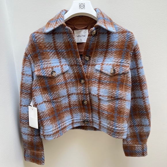 Wilfred Free | The Ganna™ Cropped Shirt Jacket - Picture 3 of 10